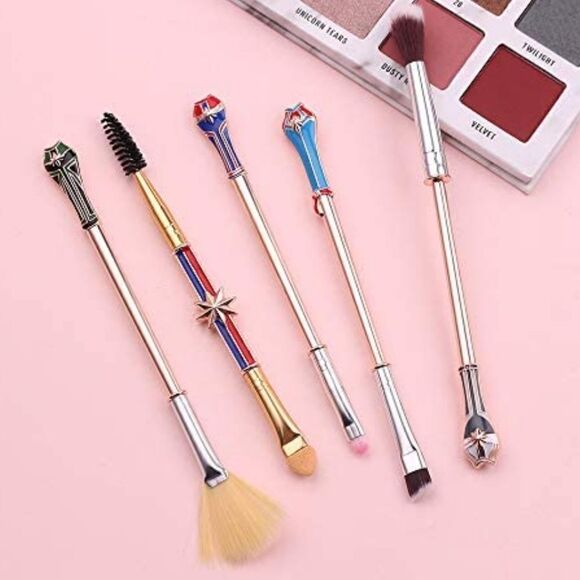 ⭐ Captain Marvel Makeup Brush Set - Picture 2 of 3